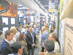 Visitantes recorren los pasillos de Expo Guadalajara durante una jornada dedicada a la industria turística. EL INFORMADOR/ Archivo