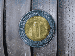 En caso de que la llanta se encuentre muy desgastada, es recomendable comprar una nueva porque sus materiales no tienen la misma resistencia que cuando eran nuevos. ESPECIAL / CANVA