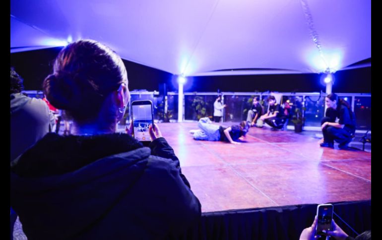 Entregan apoyos a artistas de Zapopan