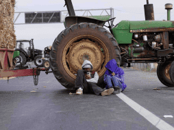 Agricultores inconformes con reforma a la Ley de Aguas no descartan bloquear Eduardo Molina y Congreso de la Unión este miércoles. SUN / ARCHIVO