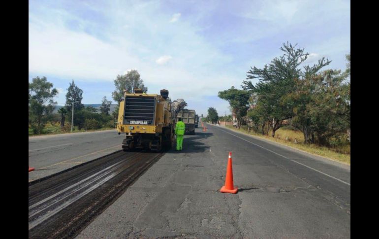 Los trabajos consistirán en fresado, bacheo y renivelaciones, colocación de nueva carpeta asfáltica y señalamiento. ESPECIAL
