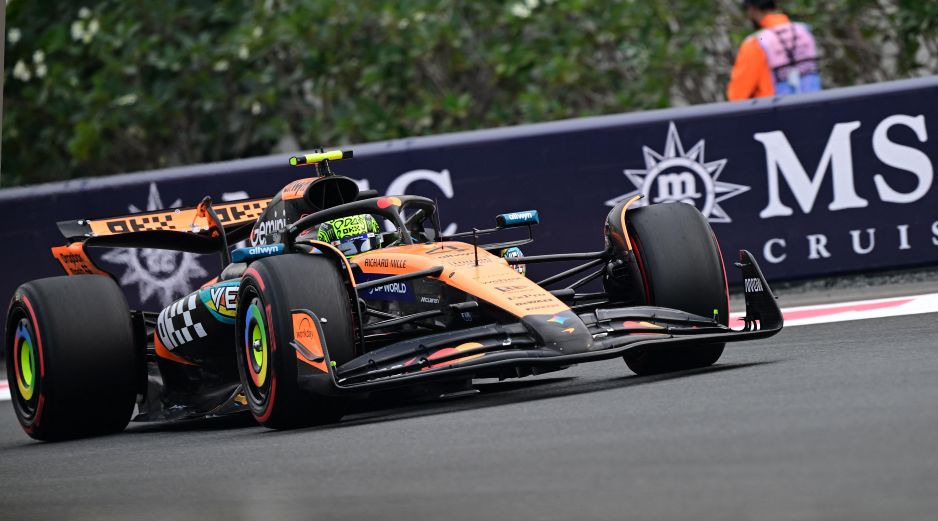 Con Norris dominando, Verstappen al acecho y Piastri buscando ritmo, el cierre del campeonato promete un sábado y domingo llenos de tensión en Yas Marina. AFP / G. Cacace