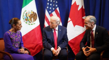 Los tres líderes coincidieron horas antes durante el sorteo del Mundial, celebrado en el Centro Kennedy de Washington.  X / @Claudiashein