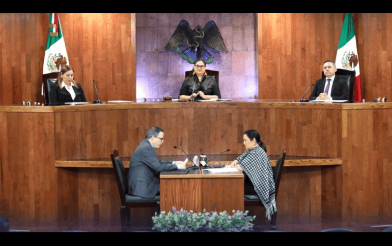 La Sala Regional determinó que no hubo vulneración de derechos para la población que no es indígena debido a que también se utilizó un mecanismo de voto que no era a mano alzada. ESPECIAL