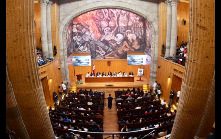 El libro fue presentado en el Paraninfo Enrique Díaz de León de la Universidad de Guadalajara. ESPECIAL