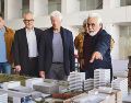 Richard Gere escucha la presentación del proyecto del Museo de Ciencias Ambientales, donde se expusieron investigaciones sobre biodiversidad. CORTESÍA