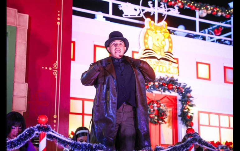 Con fuegos artificiales, un espectáculo de luces en la fachada de la Catedral, shows en vivo y el tradicional encendido del árbol, el Centro Histórico de Guadalajara recibió la Navidad con la inauguración del Festival Ilusionante 2025.EL INFORMADOR / J. Acosta