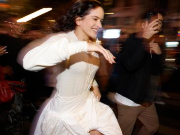 Rosalía ofrecerá dos presentaciones en la capital del país como parte de su gira mundial. EFE/Juanjo Martín