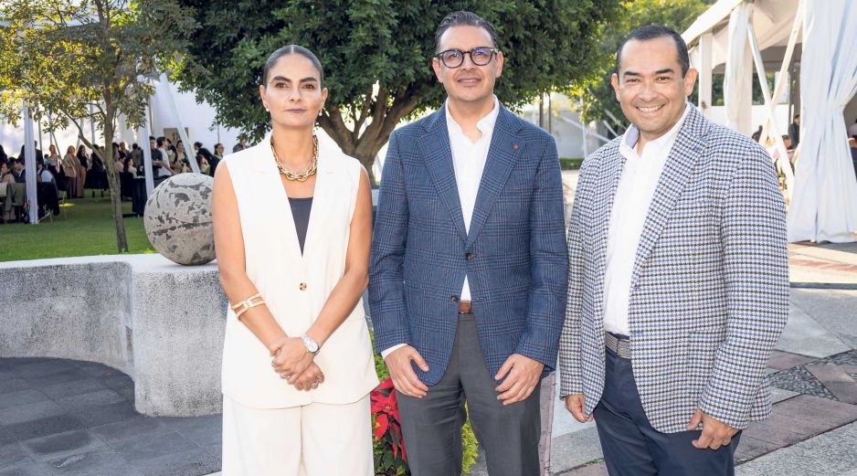 Mariana Belén, Dr. Abraham Mendoza Andrade y Rafael Hernánez. GENTE BIEN JALISCO / “Aniversario Alumni” de la Universidad Panamericana
