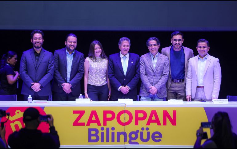 El costo de este programa de nueve niveles ronda los 35 mil pesos, sin embargo, gracias a estas becas, destacó el alcalde Juan José Frangie, las y los graduados podrán acceder a puestos de trabajo con un sueldo superior hasta en un 50% al promedio. EL INFORMADOR/ A. Navarro