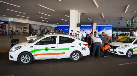 El directivo del aeropuerto señaló que la incorporación de otras empresas de plataformas como Uber y Didi para ofrecer el servicio de taxi está en manos de las autoridades. EL INFORMADOR/ARCHIVO