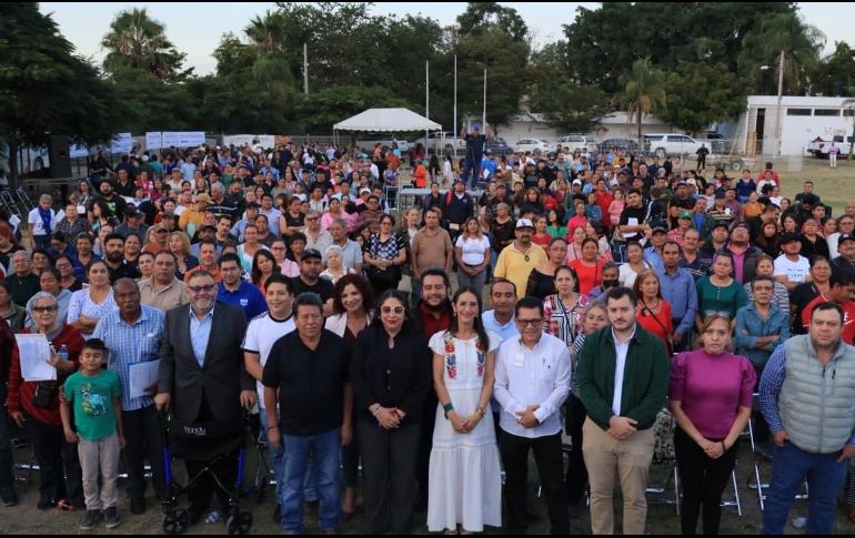 La presidenta municipal reconoció el valor simbólico y material que representa para miles de personas tener estos documentos. ESPECIAL