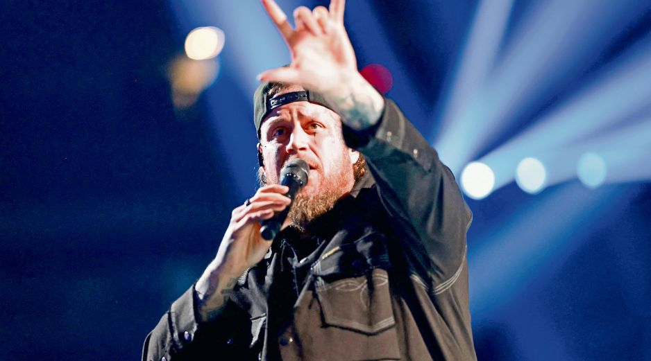 El músico se presentó en el escenario durante el iHeartRadio Music Festival 2025, en el T-Mobile Arena, en Las Vegas, Nevada. AFP