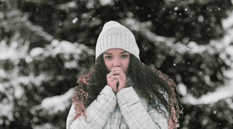 El frente frío (núm. 21) se desplazará rápidamente sobre el noreste, oriente y sureste del país. ESPECIAL / CANVA