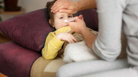 Ante la presencia de síntomas por alguna enfermedad respiratoria, es indispensable acudir al Centro de Salud más cercano para recibir un diagnóstico y tratamiento adecuados. ESPECIAL / CANVA