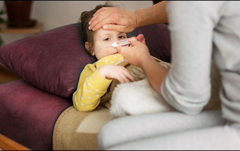 Ante la presencia de síntomas por alguna enfermedad respiratoria, es indispensable acudir al Centro de Salud más cercano para recibir un diagnóstico y tratamiento adecuados. ESPECIAL / CANVA