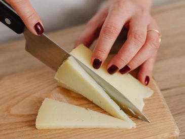 Profeco detectó irregularidades en quesos etiquetados como manchego. CANVA