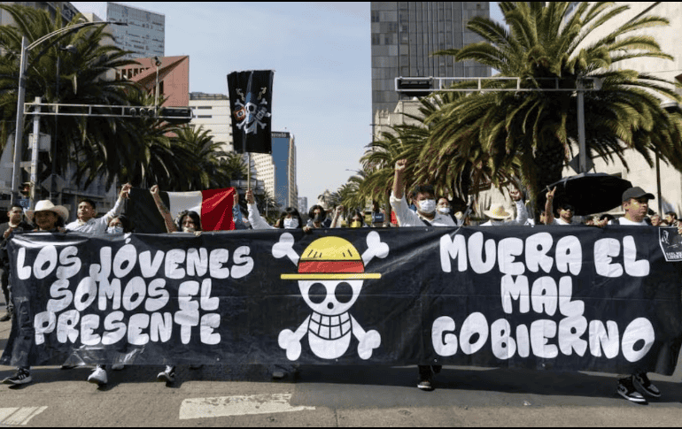 Entre banderas de One Piece y de la Virgen de Guadalupe, los participantes manifestaron su rechazo a la criminalización de las protestas sociales y pidieron mayor respeto a la libre expresión ciudadana. SUN / H. SALVADOR