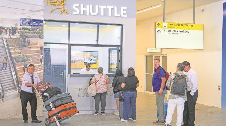 Pasajeros destacan la comodidad y la confiabilidad del nuevo servicio de shuttle del Aeropuerto Internacional de Guadalajara hacia distintos puntos de la ciudad. EL INFORMADOR/ J. Acosta