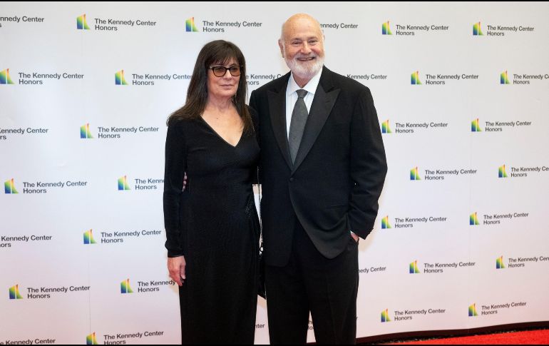 La noticia de la muerte súbita de ambos, y la posterior detención del hijo de la pareja, añade un dolor íntimo que trastoca la comprensión pública de una figura que parecía inamovible. AP/K. Wolf