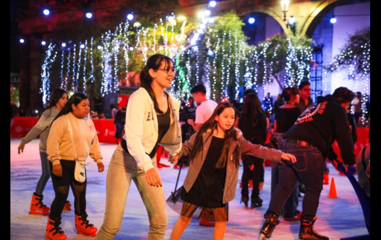 El Gobernador, Pablo Lemus, pidió no perder la “capacidad de impresionarnos” con las decoraciones que adornan el Centro. EL INFORMADOR/ J. Acosta