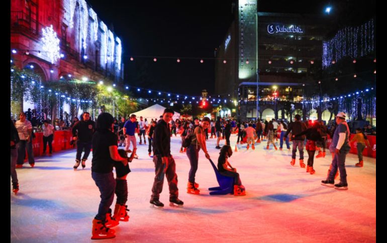 El Gobernador, Pablo Lemus, pidió no perder la “capacidad de impresionarnos” con las decoraciones que adornan el Centro. EL INFORMADOR/ J. Acosta