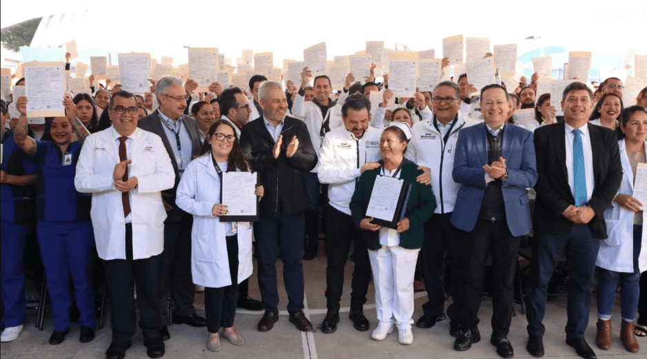 Del total de personal contratado por parte del IMSS en Michoacán se cuentan 126 son mujeres y 143 hombres, entre médicas, médicos, enfermeras, enfermeros, paramédicos y personal de apoyo. X / @zoerobledo