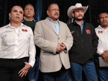 Se espera que en 15 días tengan otra reunión los transportistas con el Gobierno federal en la Segob para revisar un refuerzo de la vigilancia en carreteras. ESPECIAL