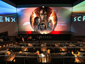 Tras la reciente apertura de dicha sala en Cinépolis VIP Andares (que ofrece a las y los tapatíos una forma única de disfrutar las películas más esperadas del año) ya son 7 salas ScreenX en el país, disponibles exclusivamente en Cinépolis. EL INFORMADOR/ J. Acosta