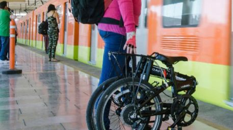 Los pasajeros pueden abordar con bicicletas todos los domingos y días festivos del año. X/MetroCDMX