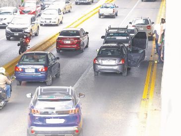 Los montachoques provocan choques menores para extorsionar a conductores. EL INFORMADOR/Archivo