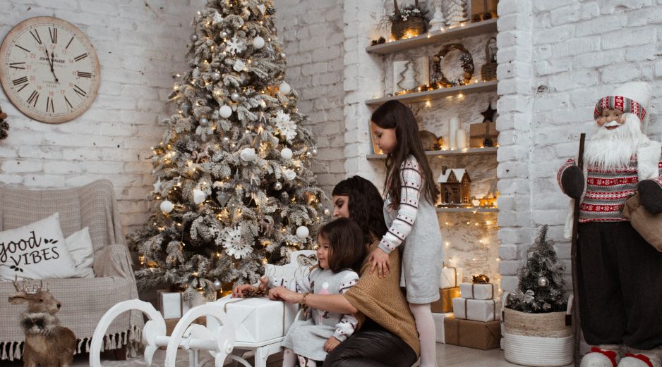 Hay diversas inteligencias artificiales con las que puedes crear fotos navideñas. UNSPLASH /  D. AKHMEDOVA