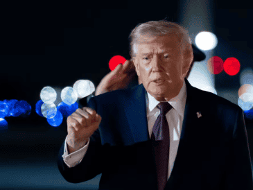 "Los documentos y las fotos seguirán siendo revisados; conforme a la ley y con el máximo cuidado para las víctimas y sus familias", declaró el departamento en una publicación en la red social X.