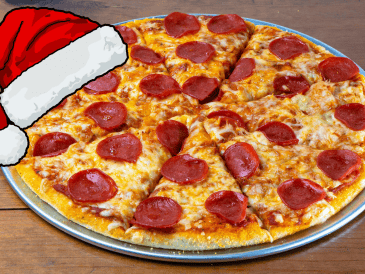 Little Caesars busca consentir a sus clientes con un toque extra de sabor durante la temporada navideña. CANVA