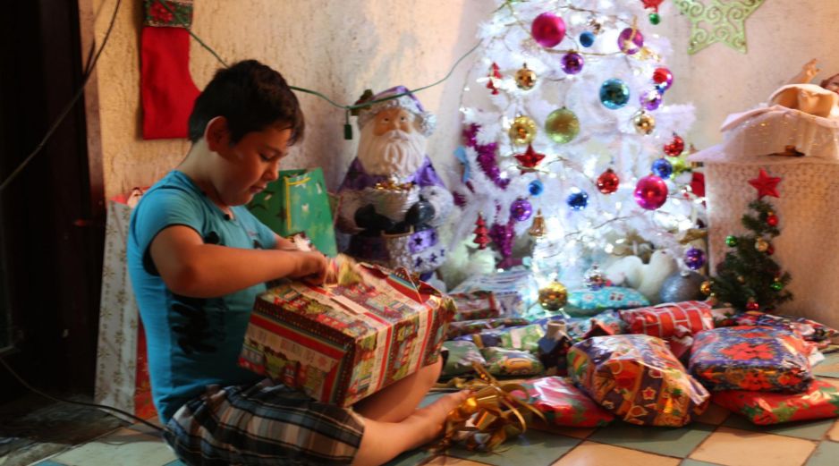 Juguetes, ropa, artículos escolares y bicicletas son los principales regalos que reciben los niños. EL INFORMADOR/Archivo