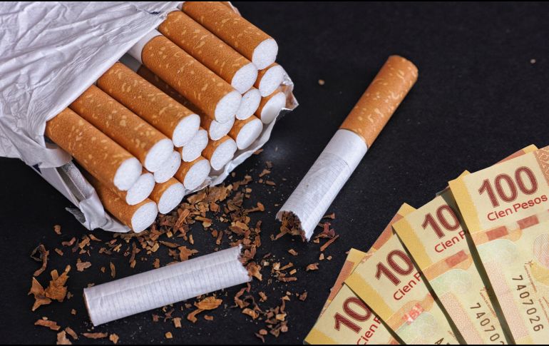 Las tiendas ya han empezado a recibir las listas de precios que deberán pagar los fumadores el año próximo. ESPECIAL / CANVA