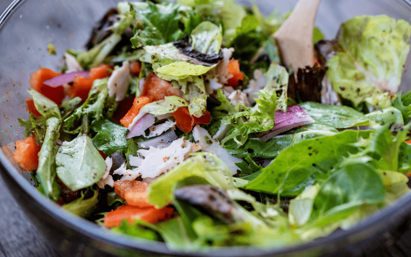Incorporar diferentes tipos de verduras en las comidas contribuye a la recuperación del organismo tras los excesos. CANVA