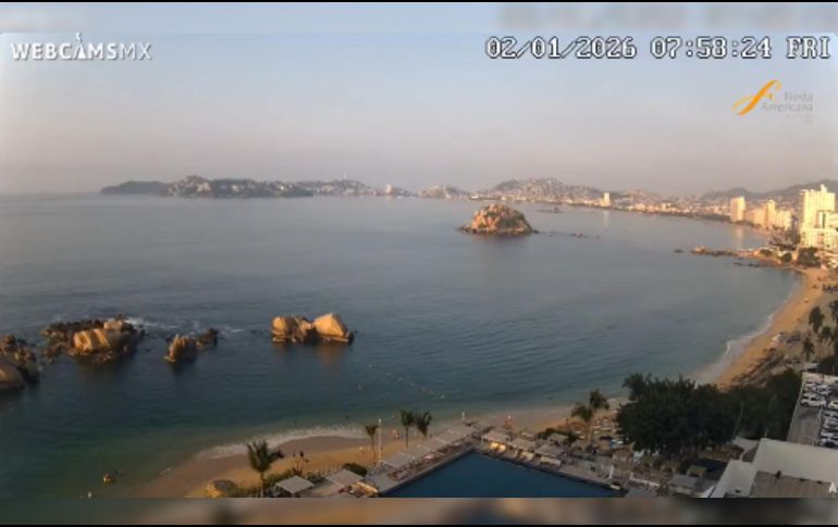 En las imágenes se observan las playas de la Bahía de Acapulco, el interior de viviendas sacudiéndose, así como derrumbes en diferentes zonas. X / @webcamsdemexico