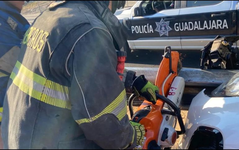 El accidente fue atendido durante la mañana de este sábado 3 de enero. ESPECIAL / FACEBOOK Protección Civil y Bomberos Gdl