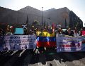 Un pequeño grupo de civiles y políticos en México pidieron este sábado una campaña internacional contra lo que calificaron como una “agresión imperialista” de Estados Unidos en Venezuela. EFE/ S. Gutiérrez