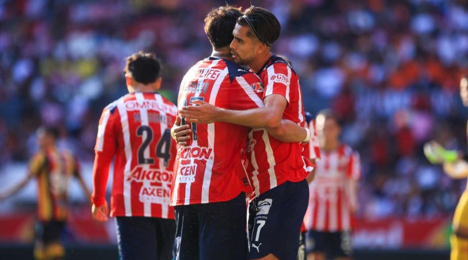 Chivas terminó su preparación rumbo al Clausura 2026 con una victoria de 3-1 sobre Leones Negros, resultado que le permitió quedarse con el tercer lugar de la Copa Pacífica en un duelo disputado en el Estadio Jalisco. EL INFORMADOR / J. Acosta