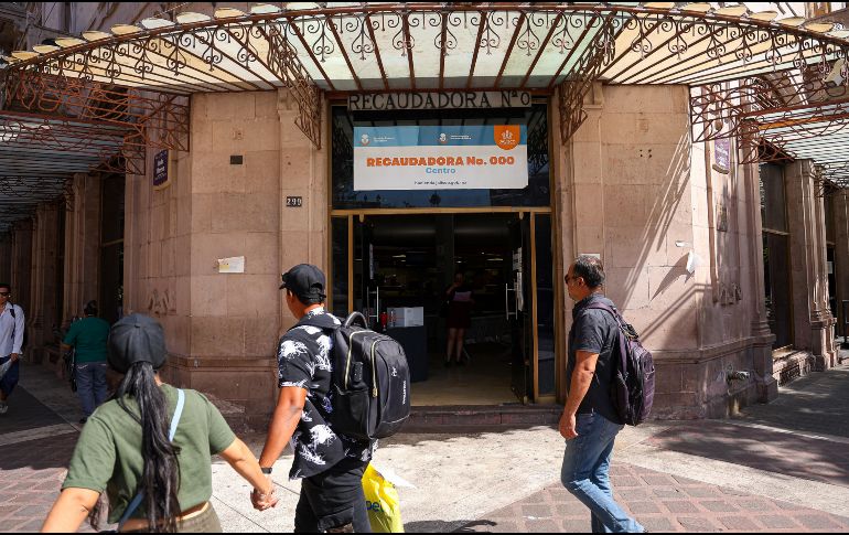 Las oficinas recaudadoras ya operan nuevamente, de lunes a viernes de 8:00 a 18:00 horas y sábados de 8:00 a 14:00 horas. EL INFORMADOR/ ARCHIVO