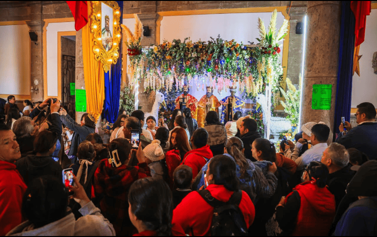 Así viven los creyentes la tradicional llegada de Reyes Magos al Santuario de los Reyes de Cajititlán. EL INFORMADOR / J. Acosta