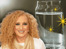 Este ritual puede realizarse cada que sientas que es necesario, siempre que percibas que tu camino de la abundancia está bloqueado. ESPECIAL/Facebook @Mizada Mohamed/Canva