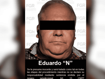 Entre diciembre de 2008 y agosto de 2013, el detenido presuntamente "suscribió contratos de servicios" para diversos Centros Federales de Readaptación Social (Ceferesos). ESPECIAL/X/ @FGRMexico