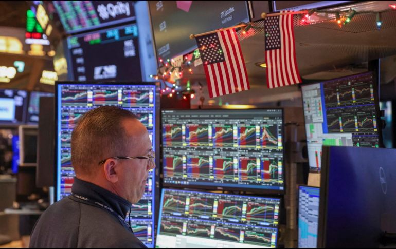Wall Street cerró este jueves en terreno mixto y su principal indicador, el Dow Jones de Industriales, subió un 0.55 % tras una sesión centrada en las empresas de defensa, afectadas por medidas del Gobierno de Donald Trump. EFE / ARCHIVO