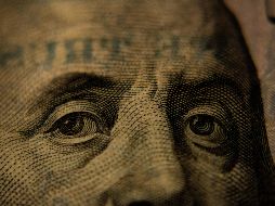 La mañana de este 9 de enero, el peso mexicano se posiciona como la cuarta divisa, de las seguidas por Bloomberg, que más cae frente al dólar. UNSPLASH / A. NIR