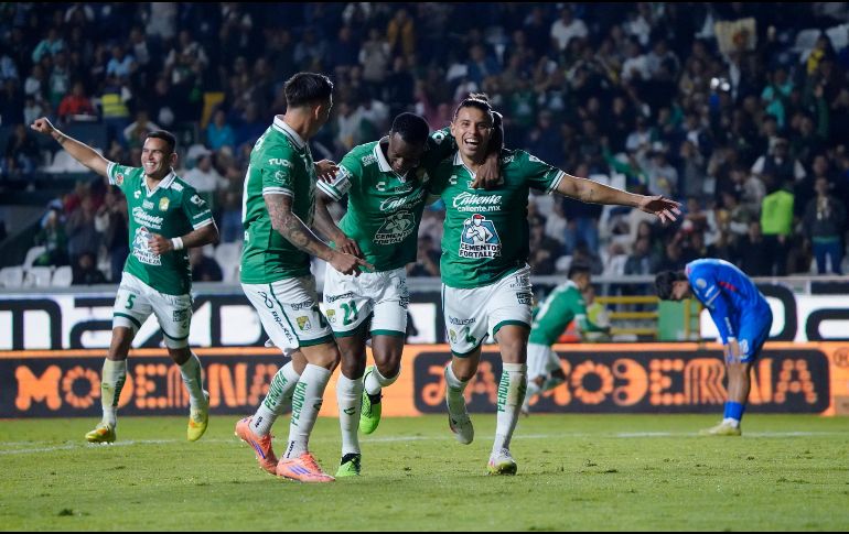 León se impuso a Cruz Azul en el arranque del Clausura 2026, con goles de Ismael Díaz y Bryan Colula en el Nou Camp, en una noche marcada por los debuts y una nueva derrota celeste. IMAGO7.