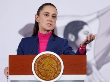 Sheinbaum reiteró que con el vecino norteamericano se colabora, pero remarcó que “hay algo que no se negocia y eso es la soberanía y la independencia de la patria”. EFE/S. Gutiérrez