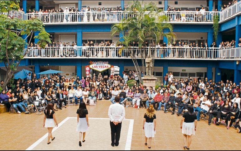 La UNEDL cuenta con bachilleratos, licenciaturas, ingenierías y posgrados, todos con reconocimiento oficial, además de diversos programas de becas. ESPECIAL